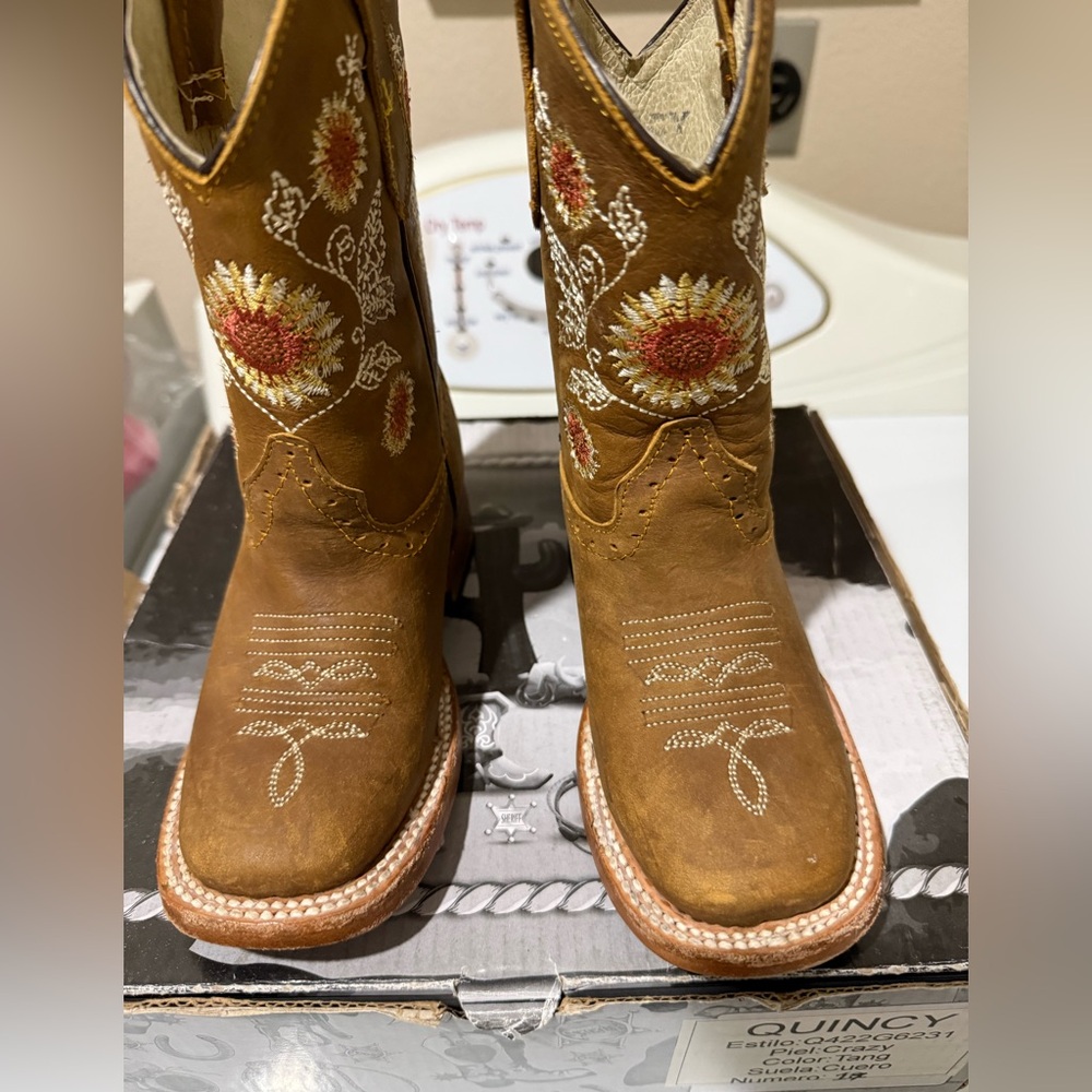 Embroidered Brown Western Boots - gently used a few times.